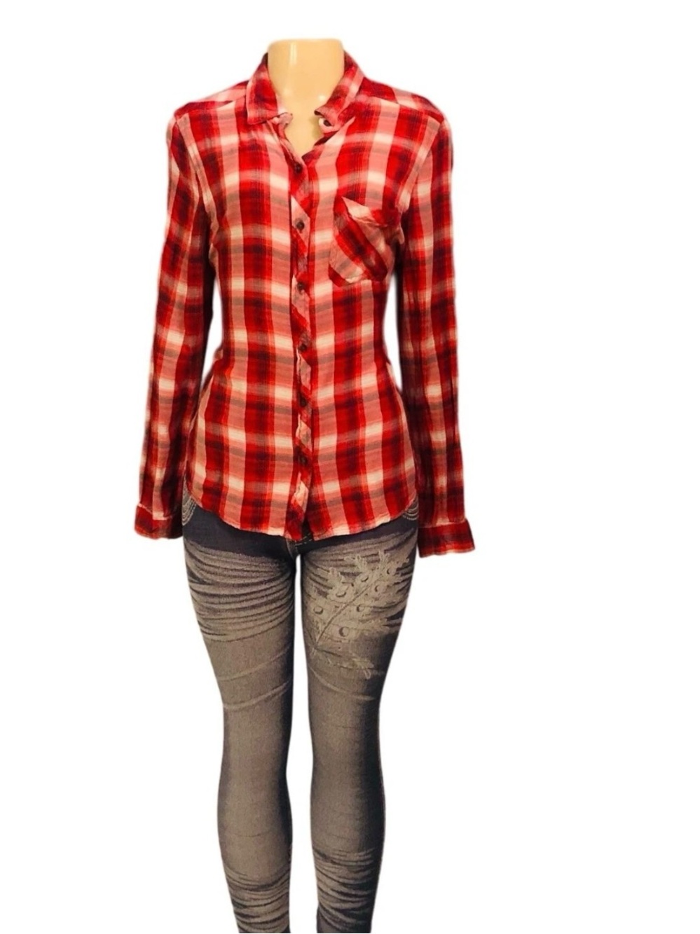 Universal Thread Sz M Shirt Woman Red Plaid